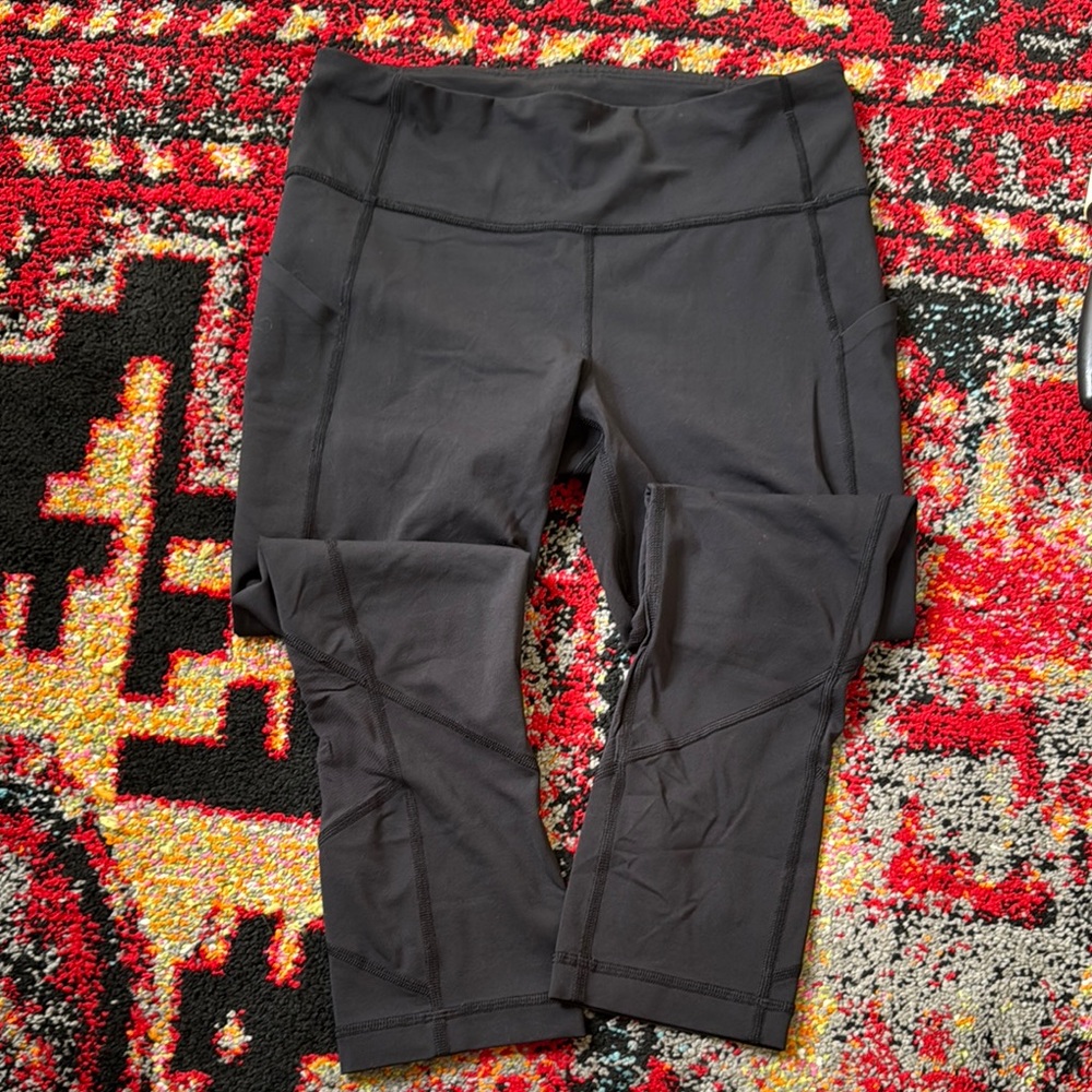 Lululemon athletics Run Leggings Sz 6 very good condition